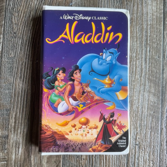 Disney Other - Walt Disney Classic - Black Diamond Edition - Aladdin VHS - 90s Classics